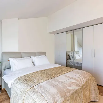 Rent this 4 bed apartment on Niğbolu Çıkmazı in 34340 Beşiktaş, Turkey