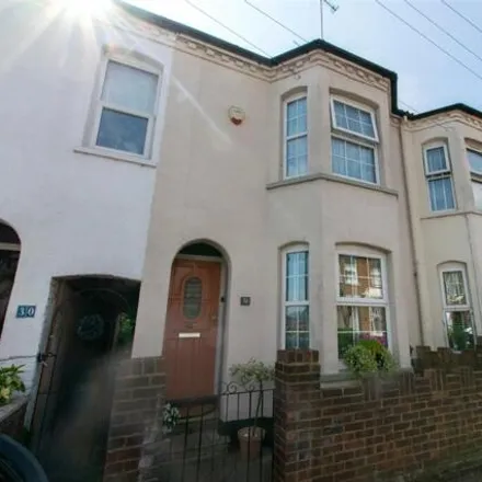 Buy this 2 bed townhouse on Waterlow Road in Dunstable, LU6 1LX