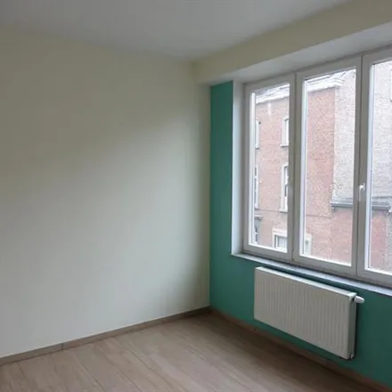 Rent this 2 bed apartment on Rue de l'Armée Grouchy 1D-1E in 5000 Namur, Belgium