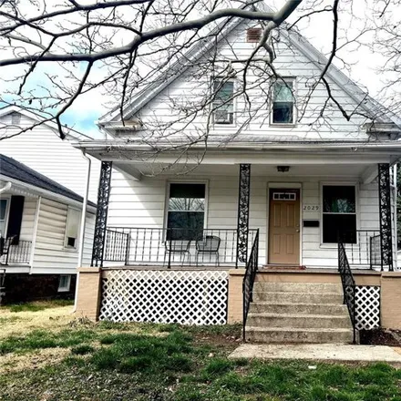 Buy this 2 bed house on 2101 South Spring Street in Hawthorne Place, Springfield