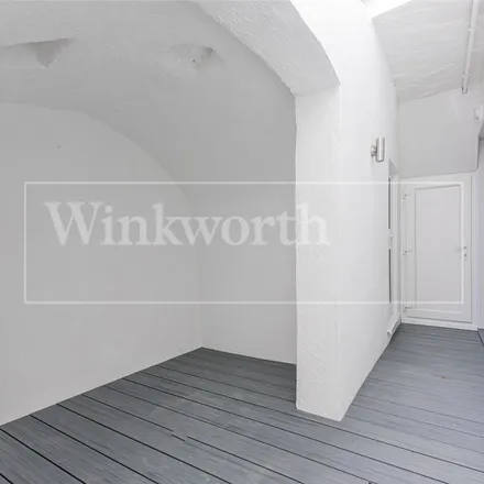 Rent this 1 bed apartment on eyegen in 298 Kilburn High Road, London