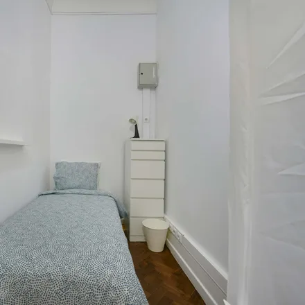 Rent this 16 bed room on Rua Sampaio e Pina in 1070-241 Lisbon, Portugal