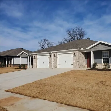 Rent this 3 bed house on unnamed road in Siloam Springs, AR 72761