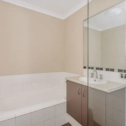 Image 3 - Dumond Street, Bentley WA 6102, Australia - Apartment for rent