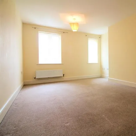 Image 4 - Aylesbury, Coxhill Way, HP21 8FQ, United Kingdom - House for rent