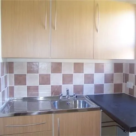 Image 3 - Chisbury Close, Easthampstead, RG12 0TX, United Kingdom - Apartment for rent