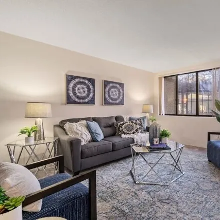 Image 3 - 1731 Beacon Street, Brookline, MA 02447, USA - Condo for sale