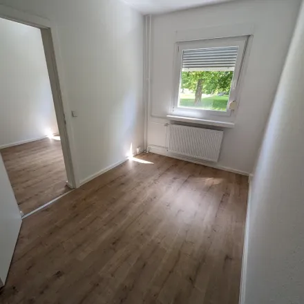 Rent this 4 bed apartment on Kreuzerstraße 13 in 06132 Halle (Saale), Germany