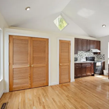 Rent this 3 bed apartment on 3137 South Glebe Road in Arlington, VA 22206