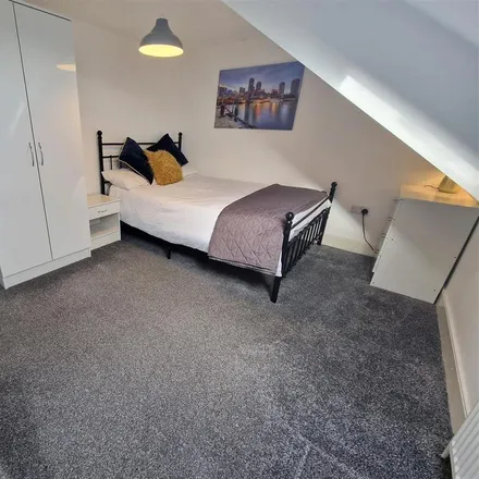 Image 1 - 50 Brighton Grove, Newcastle upon Tyne, NE4 5NT, United Kingdom - Room for rent