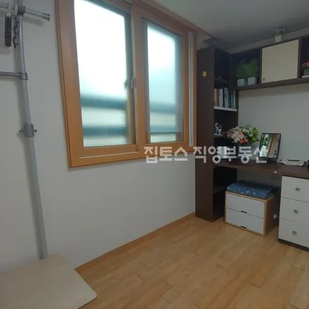 Rent this studio apartment on 서울특별시 성북구 종암동 52-15