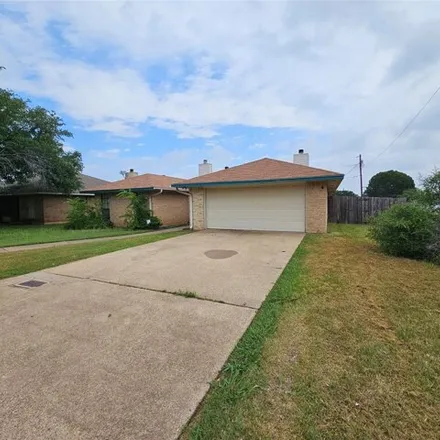 Rent this 2 bed house on 1987 Rew Avenue in River Oaks, Duncanville