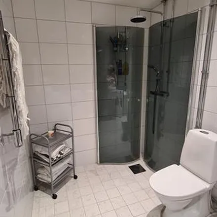 Rent this 4 bed apartment on Sandtäktsvägen 13 in 139 36 Skeppsdalsström, Sweden