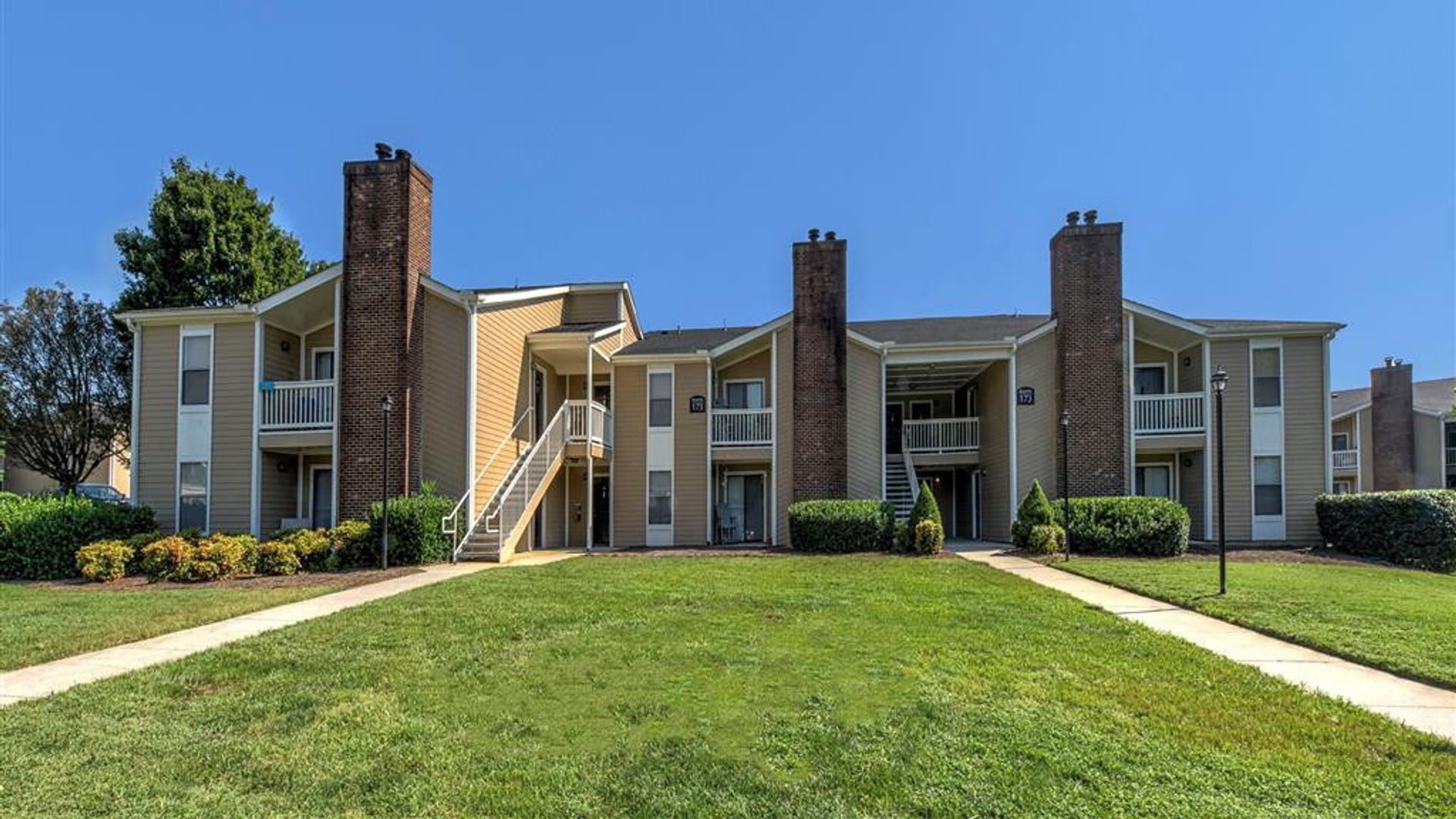 1bed apartment at Oak Hollow Golf Course, 3400 North Centennial Street