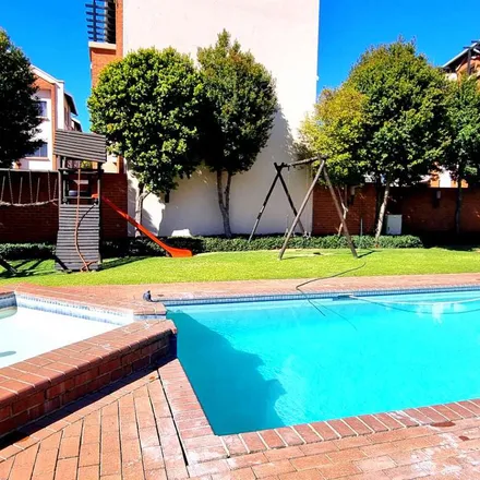 Image 3 - Amanzimtoti Road, Paulshof, Sandton, 2056, South Africa - Apartment for rent