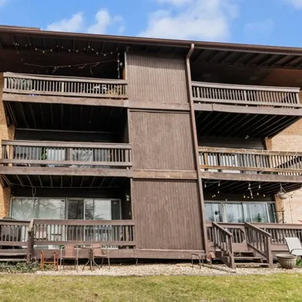 Buy this 2 bed condo on 5515 East Lake Drive in Lisle, IL 60532