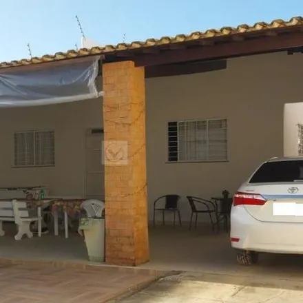 Rent this 3 bed house on Avenida Paulo Barreto de Menezes in Jardins, Aracaju - SE