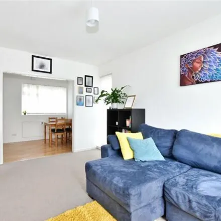 Image 3 - 108 Hempstead Road, Rounton, WD17 4DE, United Kingdom - Apartment for sale