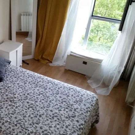 Rent this 2 bed room on Coliseum in Avenida Teresa de Calcuta, 28093 Getafe