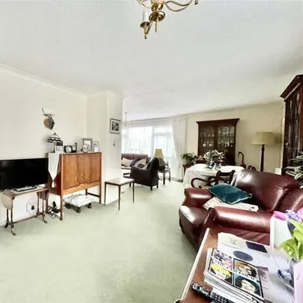 Image 7 - Crispin Close, Highcliffe-on-Sea, BH23 5BT, United Kingdom - House for sale
