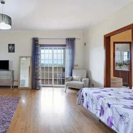 Rent this 3 bed house on Avenida de Portugal in 2640-402 Mafra, Portugal