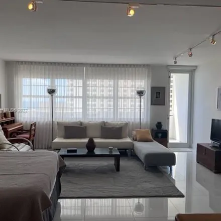 Rent this 1 bed apartment on Pizza Bar in Collins Avenue, Miami Beach