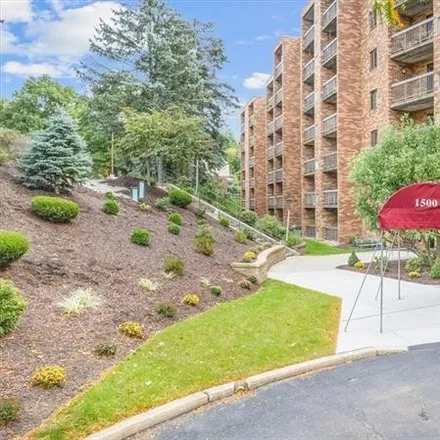 Buy this 3 bed condo on 1536 Cochran Road in Mount Lebanon, PA 15216