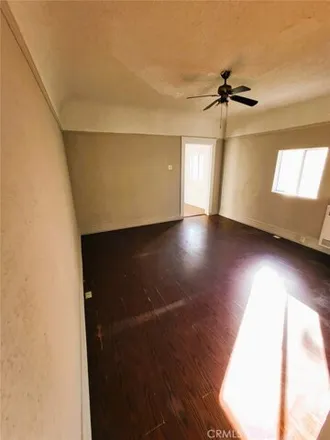 Image 6 - East 43rd Street, Los Angeles, CA 90011, USA - House for sale
