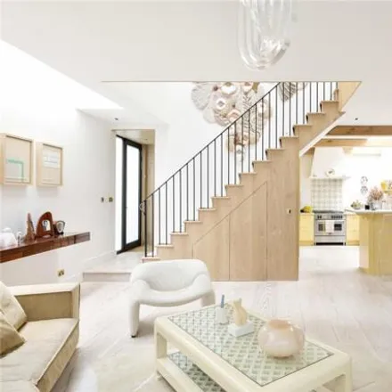Buy this 4 bed house on Hayden's Place in London, London