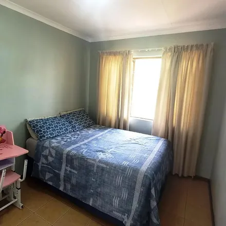 Rent this 3 bed apartment on Ebor Avenue in Bulwer, Durban