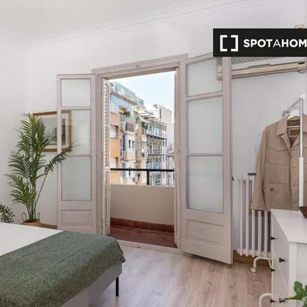 Rent this 6 bed room on Carrer de Floridablanca in 117, 08001 Barcelona