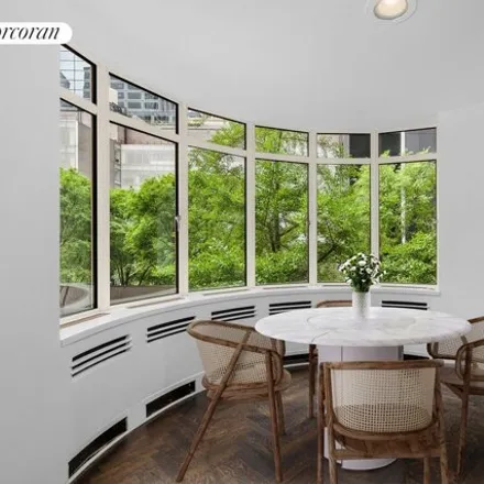 Image 2 - Rockefeller Apartments, 17 West 54th Street, New York, NY 10019, USA - Apartment for sale