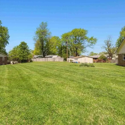 Image 7 - Village Drive, Henderson, KY 42420, USA - House for sale