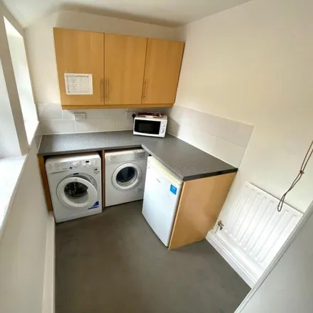 Image 5 - Rossington Road, Sheffield, S11 8RS, United Kingdom - Townhouse for rent