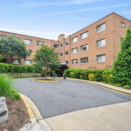 Buy this 2 bed condo on 3900 Tunlaw Road Northwest in Washington, DC 20007