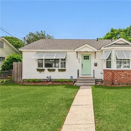 Buy this 3 bed house on 809 Athania Parkway in Beverly Knoll, Metairie