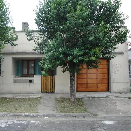 Buy this 2 bed house on Calle 141 A 1831 in Partido de Berazategui, B1884 CUD Berazategui