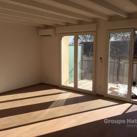 Rent this 4 bed apartment on 695 Route de Sérignan in 84100 Orange, France