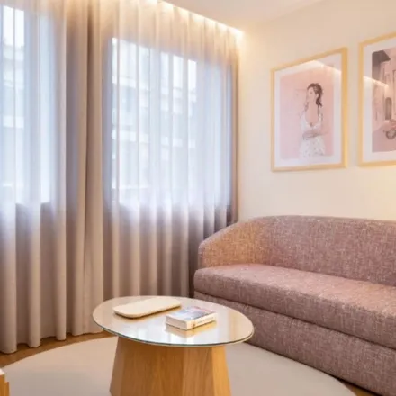 Rent this 1 bed apartment on Mascarilha.pt in Rua de Santa Catarina 700, 4000-446 Porto
