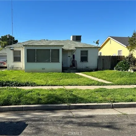 Buy this 2 bed house on 606 East 22nd Street in Merced, CA 95340