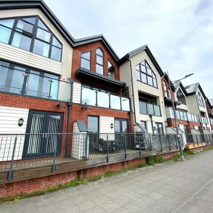 Buy this 3 bed townhouse on Rodney Road in Newport, NP19 0BD