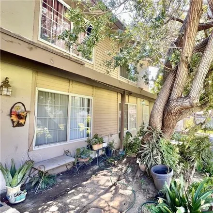 Buy this 2 bed condo on 501 South Lyon Street in Santa Ana, CA 92701