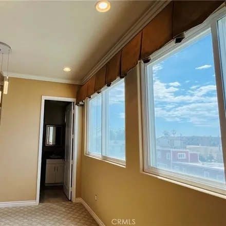 Image 5 - 16754 Pacific Coast Highway, Huntington Beach, CA 90742, USA - Condo for sale