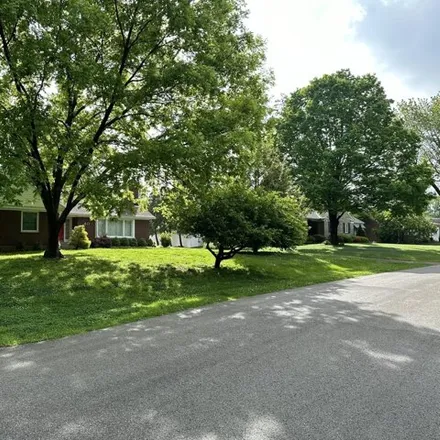 Image 3 - 611 Southview Drive, Windy Hills, Jefferson County, KY 40207, USA - House for sale