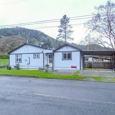 Buy this 3 bed house on 609 Northeast Craig Street in Myrtle Creek, Douglas County