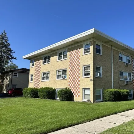 Buy this 1 bed condo on 11105 Lloyd Drive in Worth, IL 60482