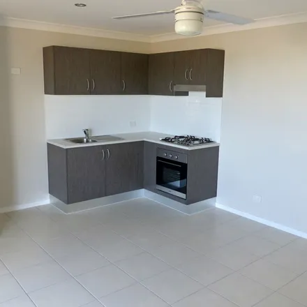 Image 7 - Currey Street, Roma QLD 4455, Australia - Apartment for rent