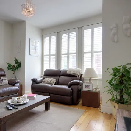 Rent this 4 bed townhouse on 43 The Limes Avenue in London, N11 1RW