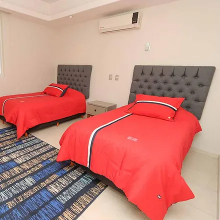 Buy this 4 bed apartment on Calle Vista de Brisamar in Joyas de Brisamar, 39300 Acapulco