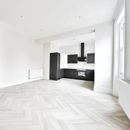 Image 3 - Northgate House, Earl's Court Square, London, SW5 9BZ, United Kingdom - Apartment for rent